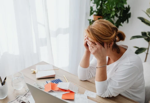 Ukryte długi męża lub żony. Jak uzyskać rozdzielność majątkową z datą wsteczną?